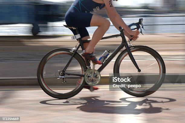 Serie Triathalon Foto de stock y más banco de imágenes de Andar en bicicleta - Andar en bicicleta, Casco - Herramientas profesionales, Accesorio de cabeza