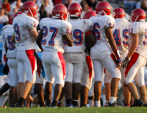 istock American high school football team 172255475