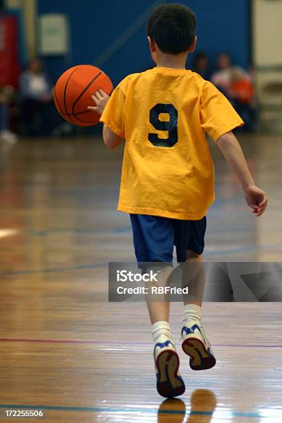 Giocatore Di Basket - Fotografie stock e altre immagini di Adolescenza - Adolescenza, Bambini maschi, Bambino