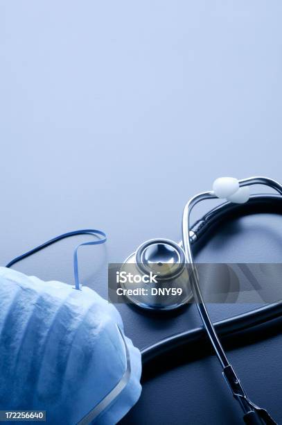 Stetoscopio Maschera Medica - Fotografie stock e altre immagini di Apparecchiatura medica - Apparecchiatura medica, Attrezzatura, Composizione verticale