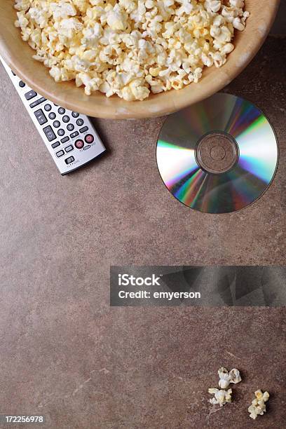 Notte Di Film - Fotografie stock e altre immagini di DVD - DVD, Pop corn, Telecomando