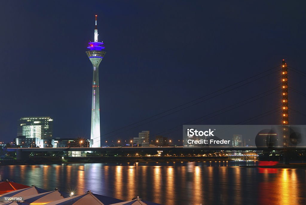 Horizonte de Düsseldorf, Alemanha - Foto de stock de Alemanha royalty-free