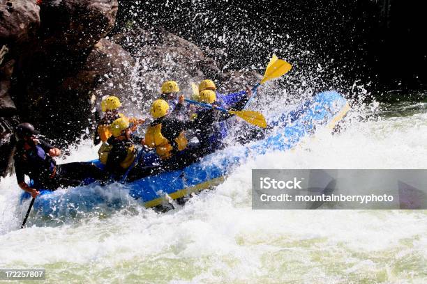 Foto de Aventura De Barco e mais fotos de stock de Andar de Chalana - Andar de Chalana, Artigo de vestuário para cabeça, Aventura