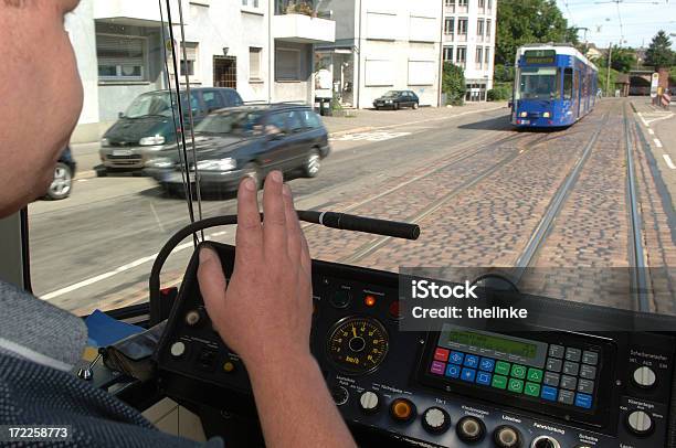 추진력있는 Cab 선으로나 트램웨이2 운전하기에 대한 스톡 사진 및 기타 이미지 - 운전하기, 독일, 운전자-직업