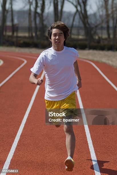 Atleta De Corrida - Fotografias de stock e mais imagens de Adulto - Adulto, Amarelo, Asiático e indiano