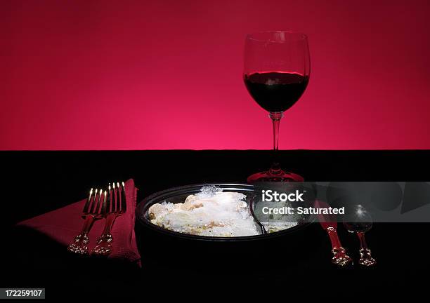 Gefrorene Abendessen Mit Elegante Tischdekoration Stockfoto und mehr Bilder von Bizarr - Bizarr, Dringlichkeit, Einfachheit