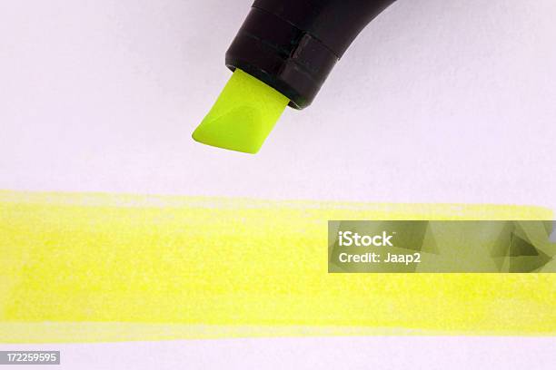 Żółty Textmarker Na Białym Papierze Z Podświetlonym Obszarem - zdjęcia stockowe i więcej obrazów Abstrakcja