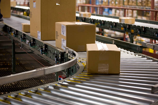 box - shipping in a warehouse - conveyor bildbanksfoton och bilder