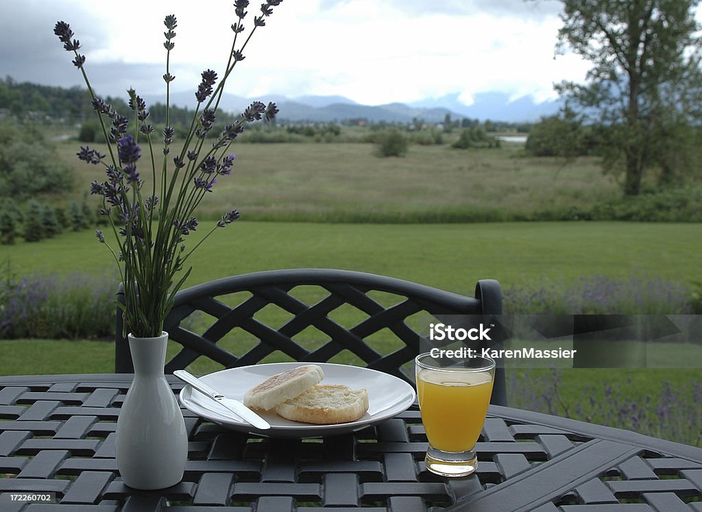 Frühstück auf der Terrasse - Lizenzfrei Entspannung Stock-Foto