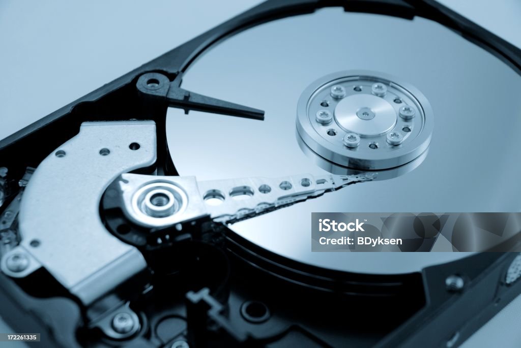 Компьютерный жесткий диск и голубого цвета - Стоковые фото Близко к роялти-фри