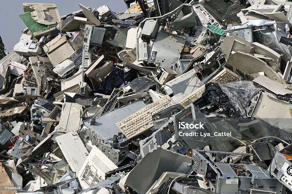 Computer, metallo e ferro dump # 11 - Foto stock royalty-free di Rifiuto elettronico