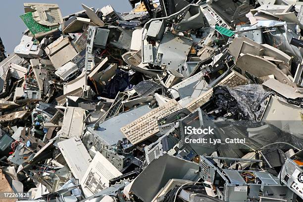 Komputer Metalowe I Żeliwa Zewnątrz 11 - zdjęcia stockowe i więcej obrazów Elektro-odpady - Elektro-odpady, Odpady, Sprzęt elektroniczny