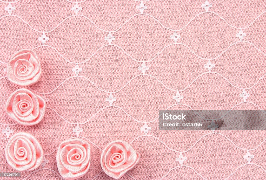 Sfondo di pizzo con rose rosa - Foto stock royalty-free di Composizione orizzontale