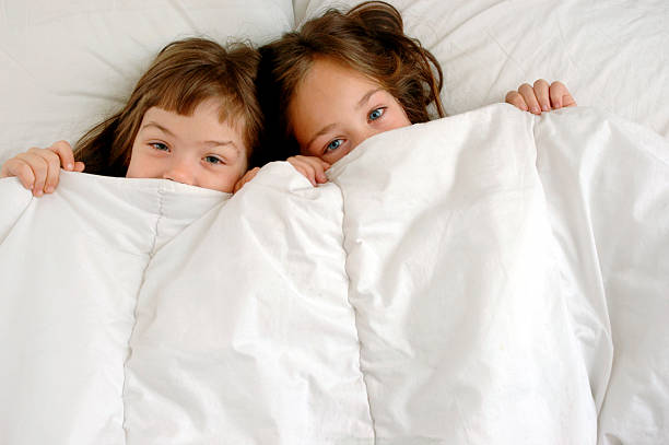 istock Hapy children in bed 172261743