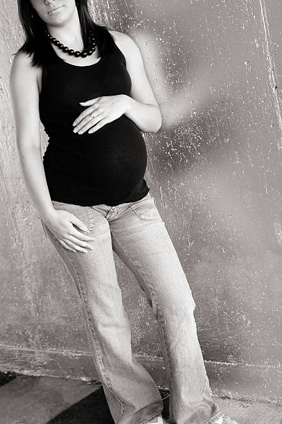 快適な妊娠 - teenage pregnancy human pregnancy abdomen women ストックフォトと画像