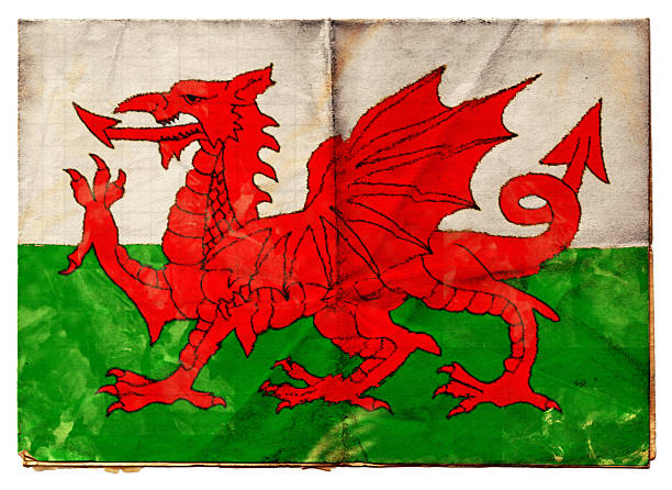 bandeira galesa (xxl - welsh flag grunge dirty bad condition - fotografias e filmes do acervo