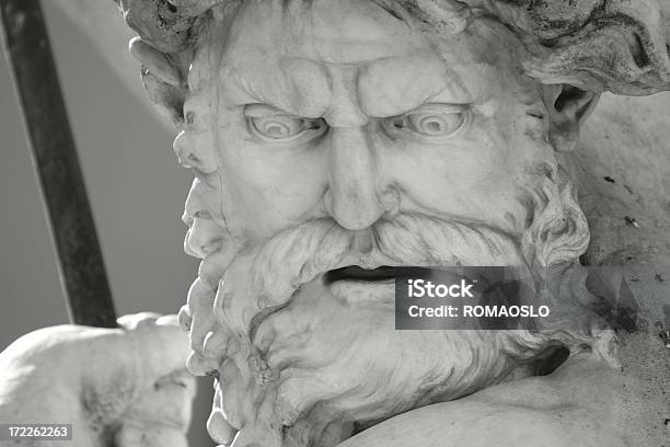 Closeup Di Nettuno In Piazza Navona - Fotografie stock e altre immagini di Statua - Statua, Stile classico romano, Roma - Città