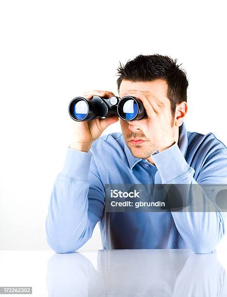 Olhar Para - Fotografias de stock e mais imagens de Adulto - Adulto, Ampliação, Azul