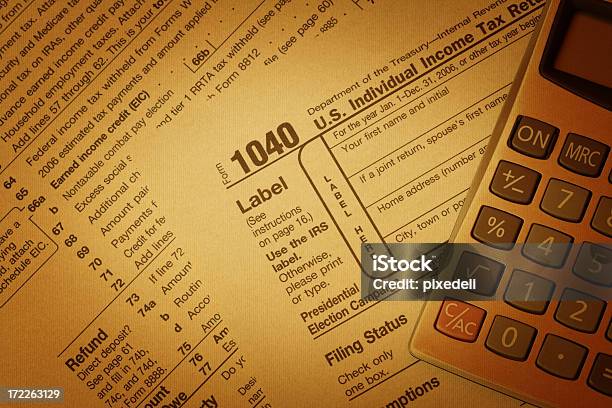 Modulo Per La Dichiarazione Dei Redditi - Fotografie stock e altre immagini di Internal Revenue Service - Internal Revenue Service, Modulo per la dichiarazione dei redditi, Tassa