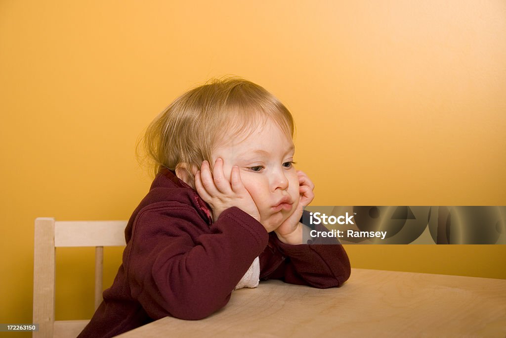 어린 아동 루킹 Bored - 로열티 프리 아기 스톡 사진