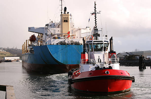 タグ、貨物船 - tugboat puget sound nautical vessel pulling ストックフォトと画像