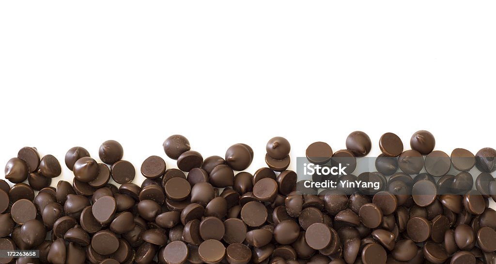 초콜릿 칩을 코코아 프페임 국경 흰색 배경의 - 로열티 프리 초콜릿 ��칩 스톡 사진