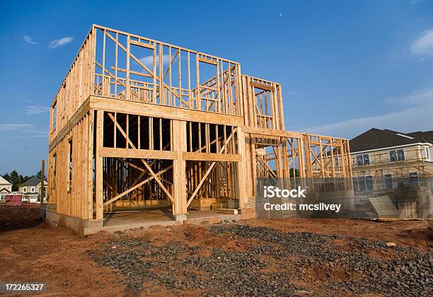 Armação De Desenvolvimento - Fotografias de stock e mais imagens de Construir - Construir, Edifício residencial, Exterior de edifício