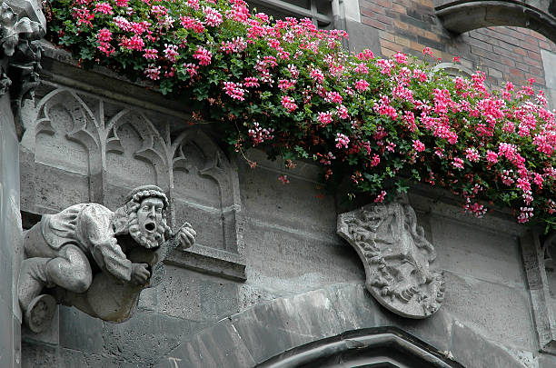 Singen Wasserspeier mit Blumen – Foto