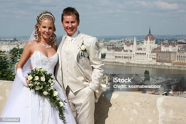 Nowo Weds W Budapeszcie - zdjęcia stockowe i więcej obrazów Biały - Biały, Budapeszt, Bukiet