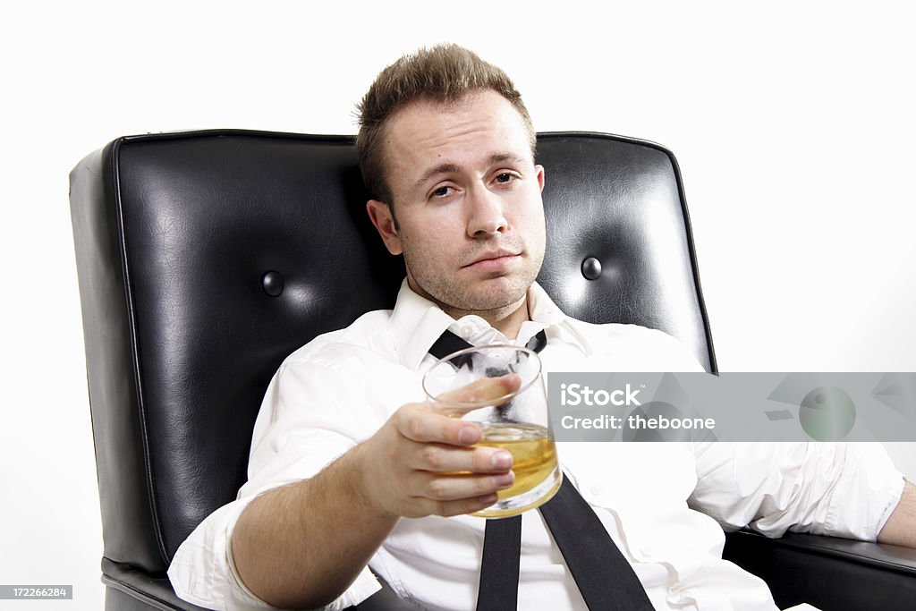 Betrunken Mann im Stuhl (isoliert - Lizenzfrei 20-24 Jahre Stock-Foto
