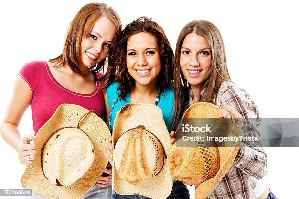 Hermoso Cowgirls Foto de stock y más banco de imágenes de Agricultura - Agricultura, 18-19 años, Adulto