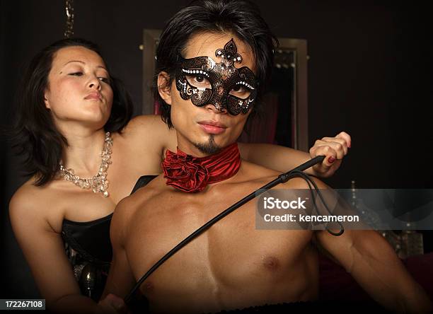 Mistress Y Esclavo I Foto de stock y más banco de imágenes de Adulto - Adulto, Agresión, Autoridad