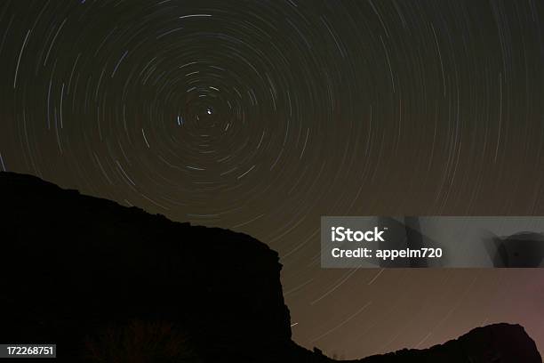 Estrelas Em Moab - Fotografias de stock e mais imagens de Astronomia - Astronomia, Beleza natural, Cena Não Urbana