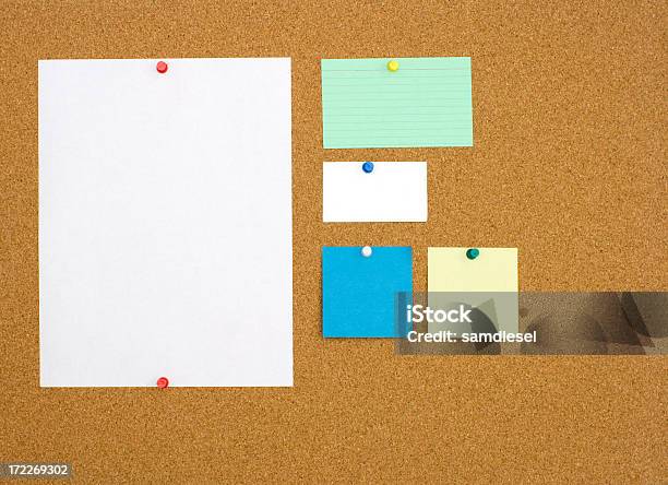 Corkboard ピン留め告示 - インデックスカードのストックフォトや画像を多数ご用意 - インデックスカード, オフィス, コルク材