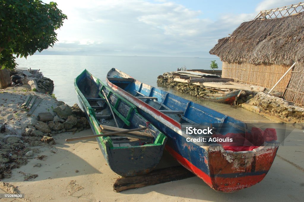 Dois Canoas em uma ilha - Foto de stock de Areia royalty-free