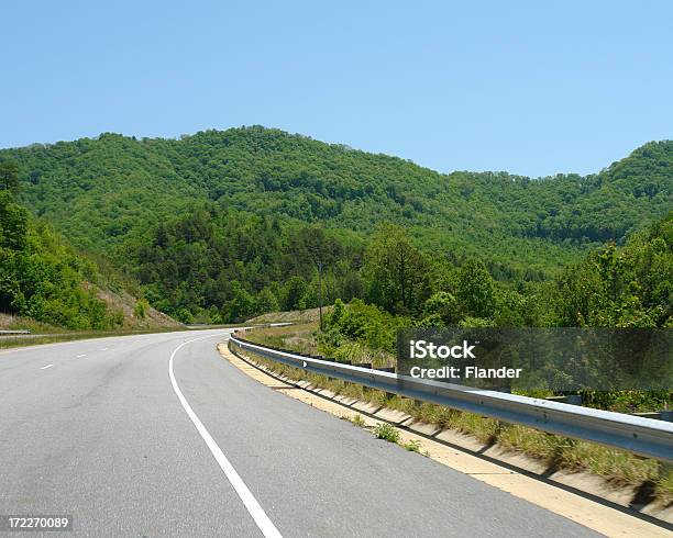 Estrada Nas Montanhas Da Carolina Do Norte - Fotografias de stock e mais imagens de Admirar a Vista - Admirar a Vista, Atividade, Atividade Física