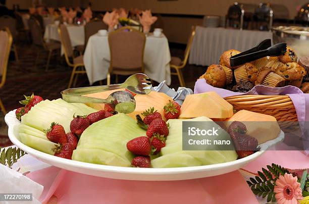 Opciones De Frutas Foto de stock y más banco de imágenes de Bandeja - Bandeja, Bandeja para servir, Bufé