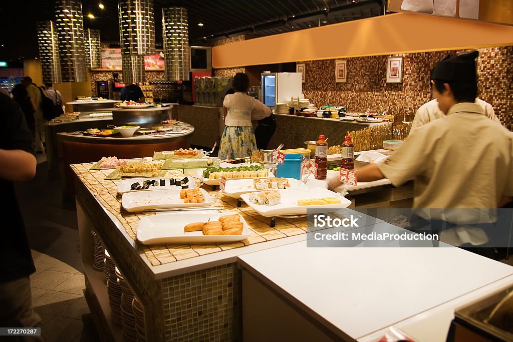 Японский ресторан - Стоковые фото Повар роялти-фри