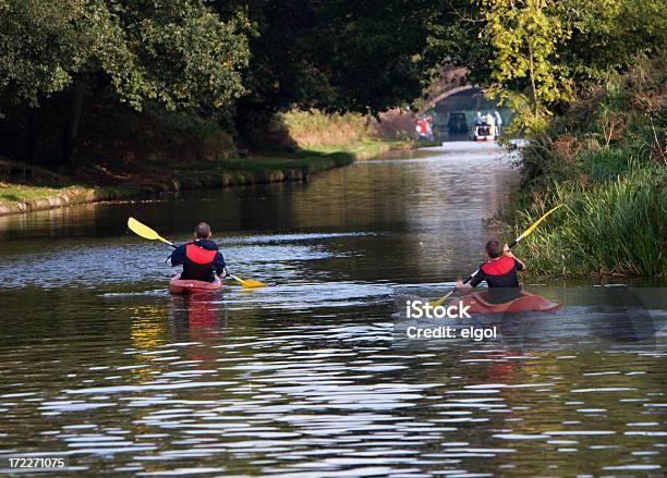 Bridgewater Canal Moore Cheshire Inglaterra Foto de stock y más banco de imágenes de Canal - Corriente de agua - Canal - Corriente de agua, Kayak - Barco de remos, Reino Unido