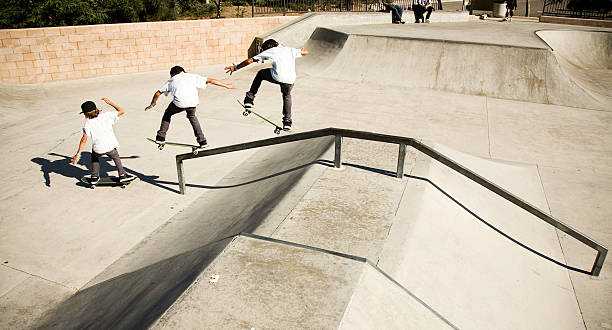 skate séquence - grinding photos et images de collection