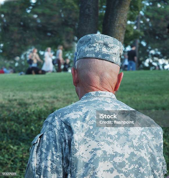 Soldado - Fotografias de stock e mais imagens de Adulto - Adulto, Adulto de idade mediana, Adulto maduro