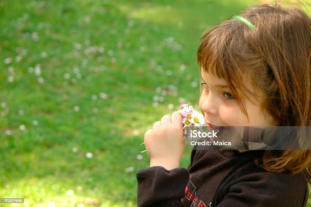 Parfum de printemps - Photo de 6-7 ans libre de droits