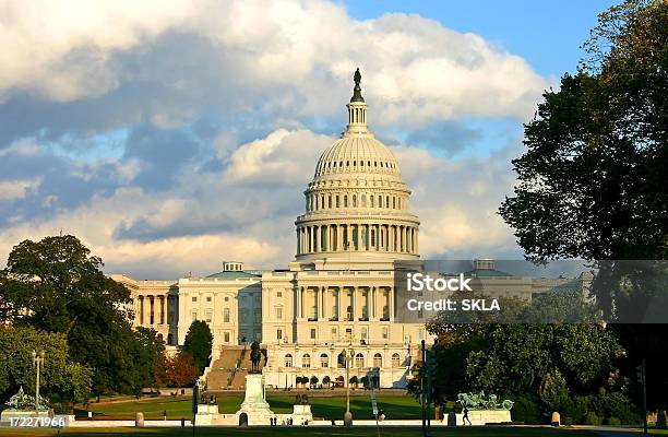 Chmury Nad Kapitolu W Waszyngtonie Usa - zdjęcia stockowe i więcej obrazów Ameryka - Ameryka, Architektura, Autorytet