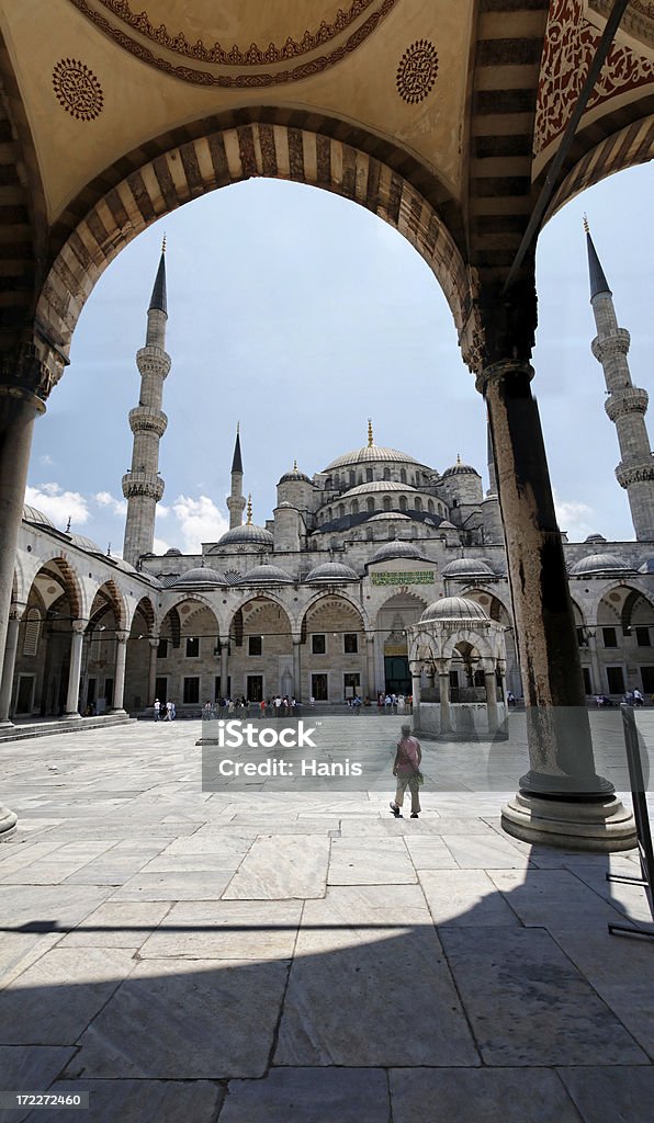 Moschea Blu courtyard - Foto stock royalty-free di Antico - Condizione