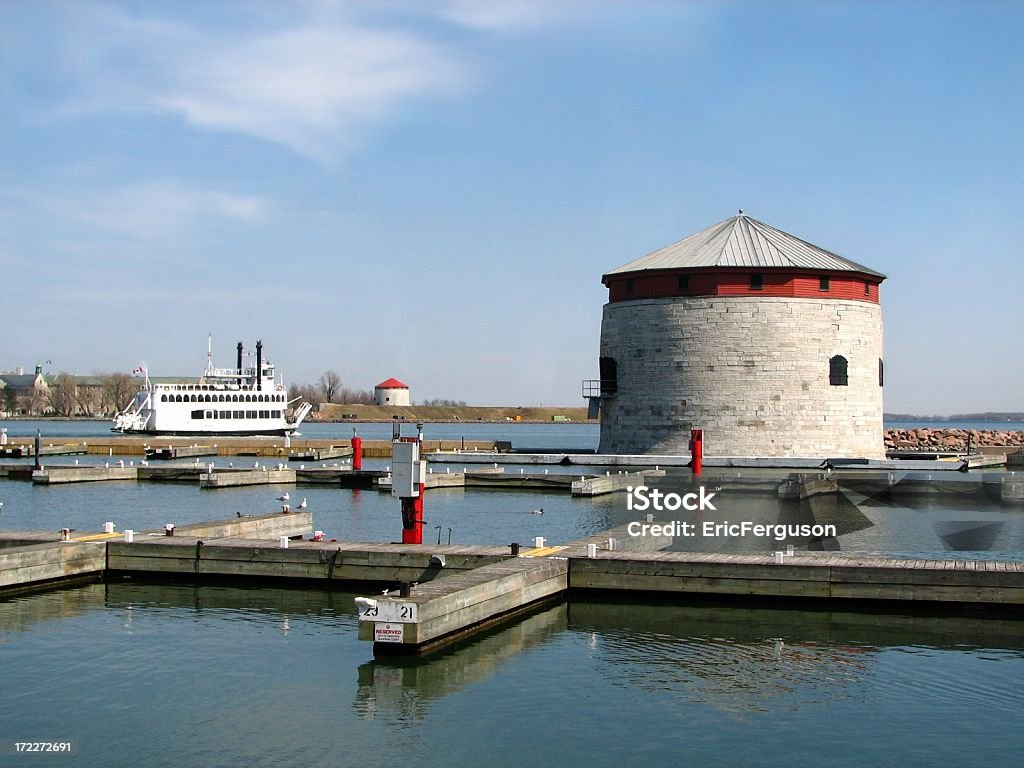 Victoria Tower und Island mit Queen-Size-Bett - Lizenzfrei Anlegestelle Stock-Foto