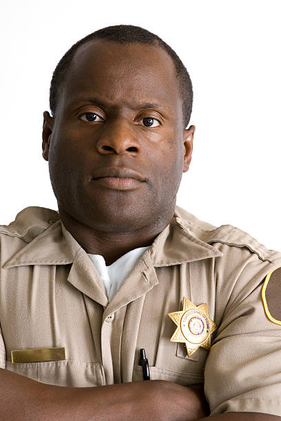 отдельные портреты-африканский американский сотрудник правоохранительных органов - sheriffs deputy стоковые фото и изображения