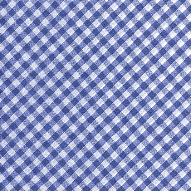 голубая и белая ткань в клетку гингем - checked blue tablecloth plaid стоковые фото и изображения