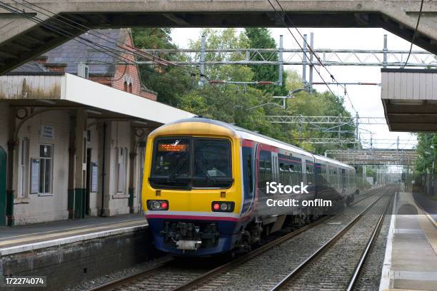 Foto de Estação De Trem Suburbano e mais fotos de stock de Trem - Trem, Reino Unido, Cheshire