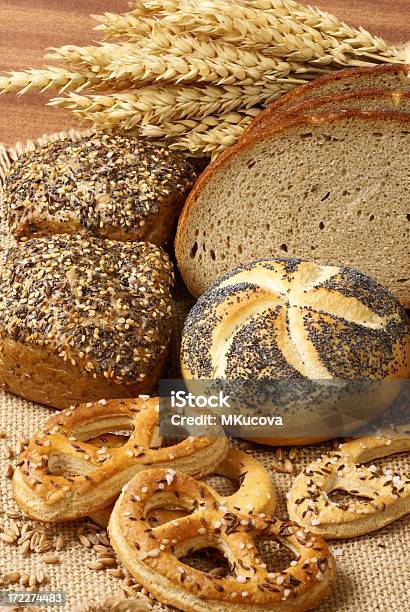 Backwaren Stockfoto und mehr Bilder von Backen - Backen, Bagel, Breze