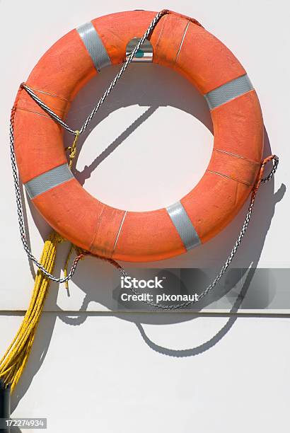 Salvagente - Fotografie stock e altre immagini di Affari - Affari, Assicurazione, Boa - Attrezzatura di sicurezza nautica